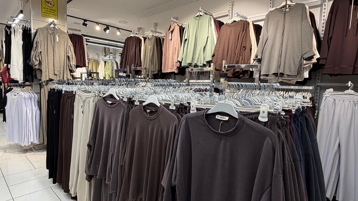 Moda Sarem olarak 10 yıldır Sakarya’nın Akyazı ilçesinde giyim sektöründe kalite güven ve şıklığı bir araya getiriyoruz.