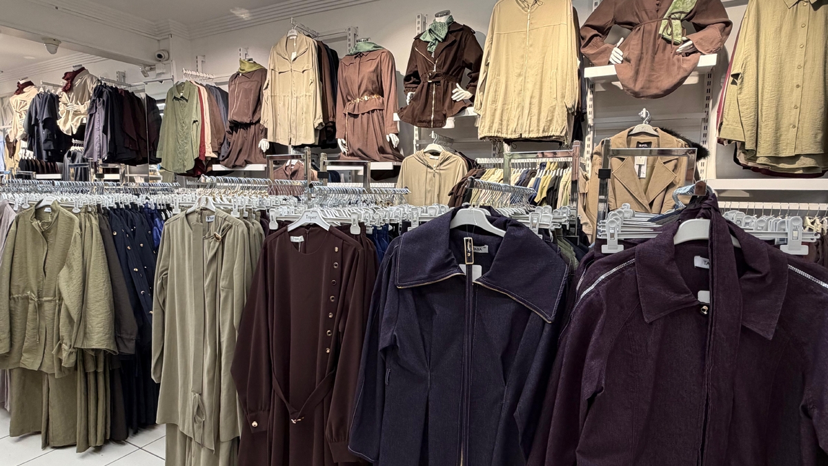 Moda Sarem olarak 10 yıldır Sakarya’nın Akyazı ilçesinde giyim sektöründe kalite güven ve şıklığı bir araya getiriyoruz.