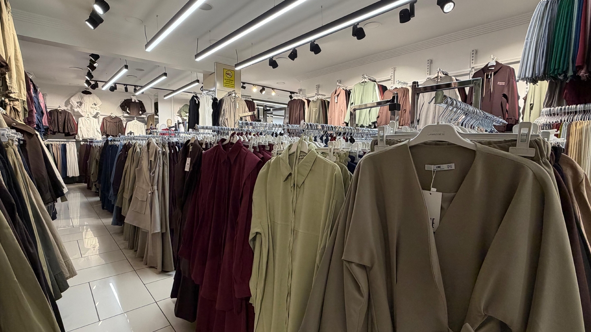 Moda Sarem olarak 10 yıldır Sakarya’nın Akyazı ilçesinde giyim sektöründe kalite güven ve şıklığı bir araya getiriyoruz.