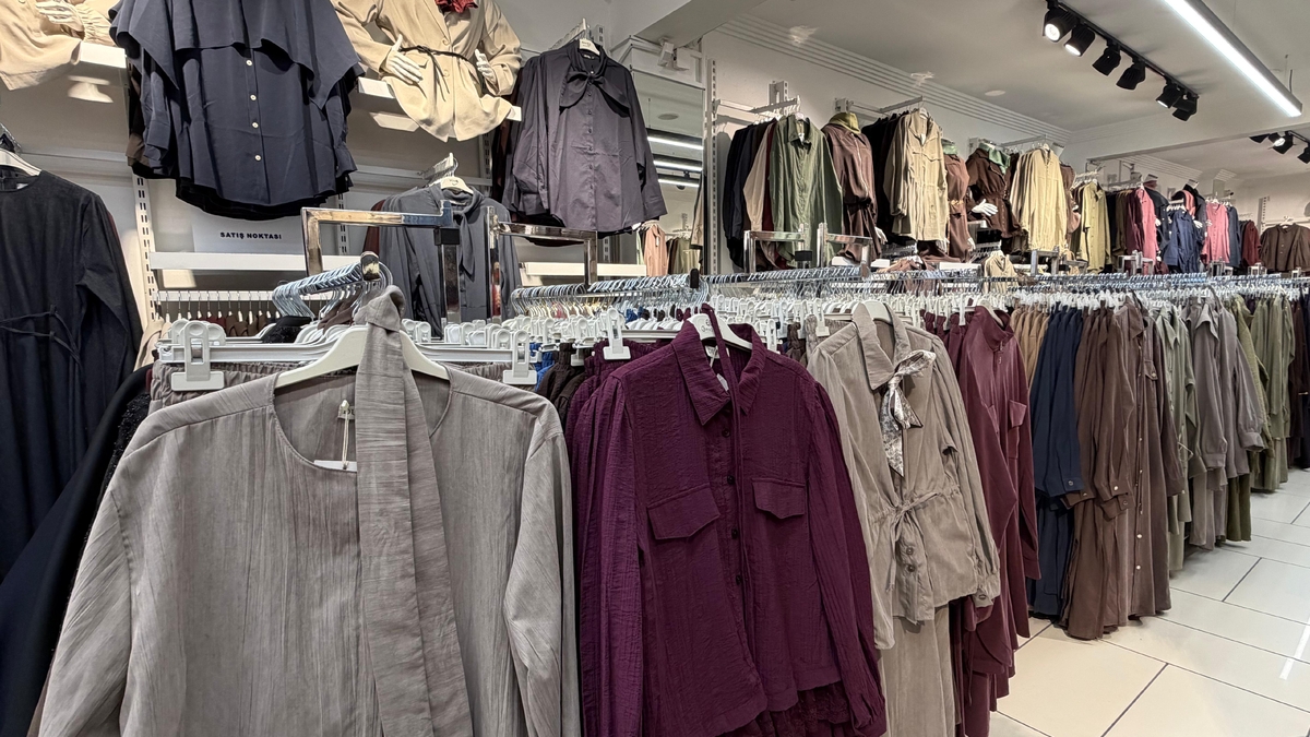 Moda Sarem olarak 10 yıldır Sakarya’nın Akyazı ilçesinde giyim sektöründe kalite güven ve şıklığı bir araya getiriyoruz.