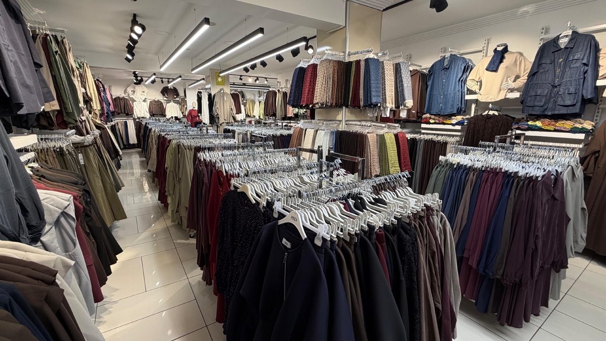 Moda Sarem olarak 10 yıldır Sakarya’nın Akyazı ilçesinde giyim sektöründe kalite güven ve şıklığı bir araya getiriyoruz.