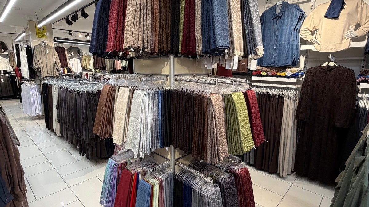 Moda Sarem olarak 10 yıldır Sakarya’nın Akyazı ilçesinde giyim sektöründe kalite güven ve şıklığı bir araya getiriyoruz.