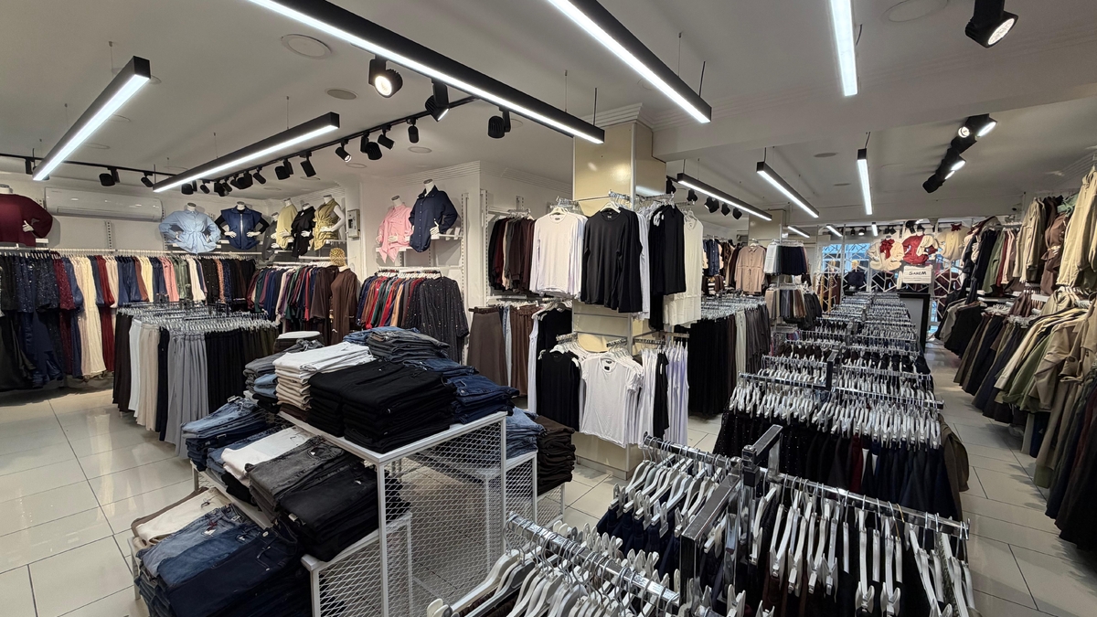 Moda Sarem olarak 10 yıldır Sakarya’nın Akyazı ilçesinde giyim sektöründe kalite güven ve şıklığı bir araya getiriyoruz.