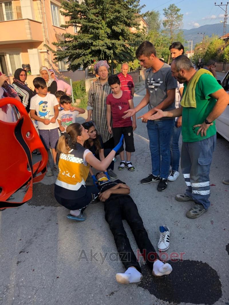 Motor araca arkadan çarptı 2 yaralı