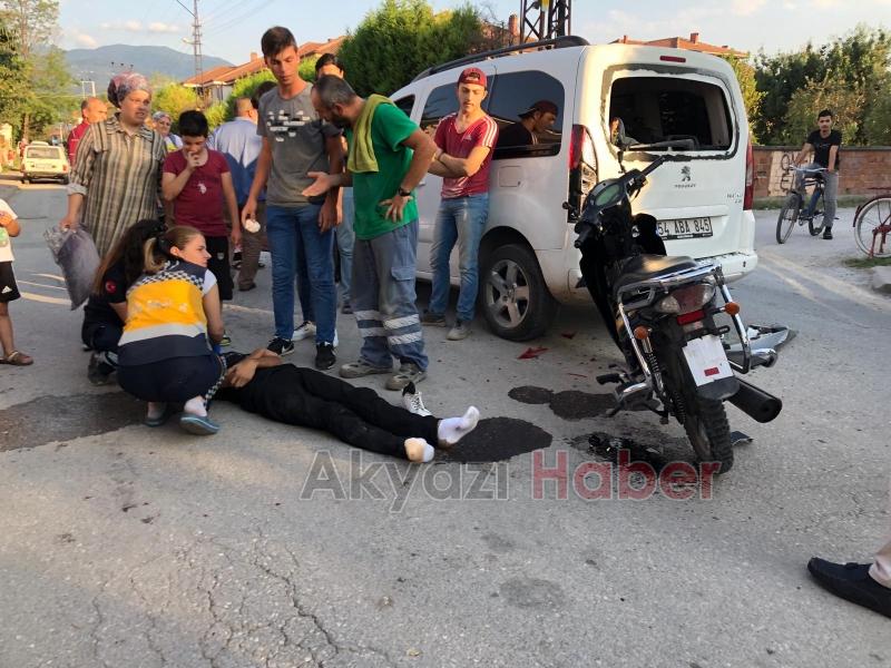 Motor araca arkadan çarptı 2 yaralı