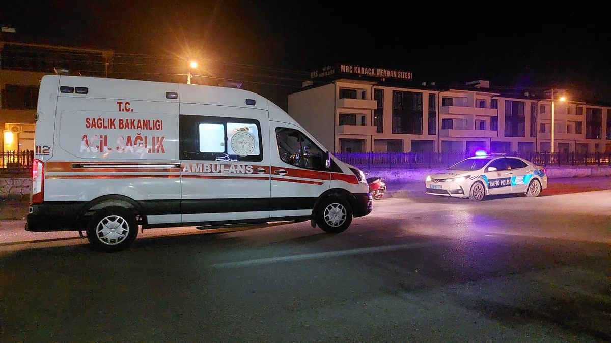 Motosiklet ile bisiklet çarpıştı: Yaşlı adam yaralı