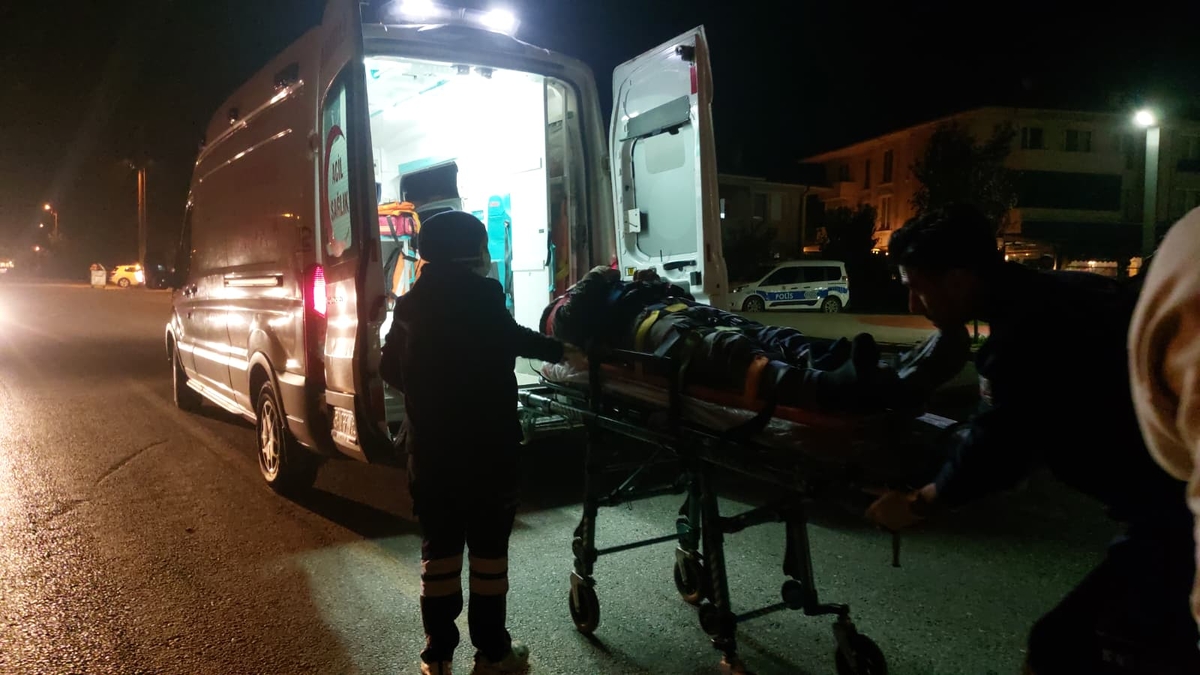 Motosiklet ile bisiklet çarpıştı: Yaşlı adam yaralı