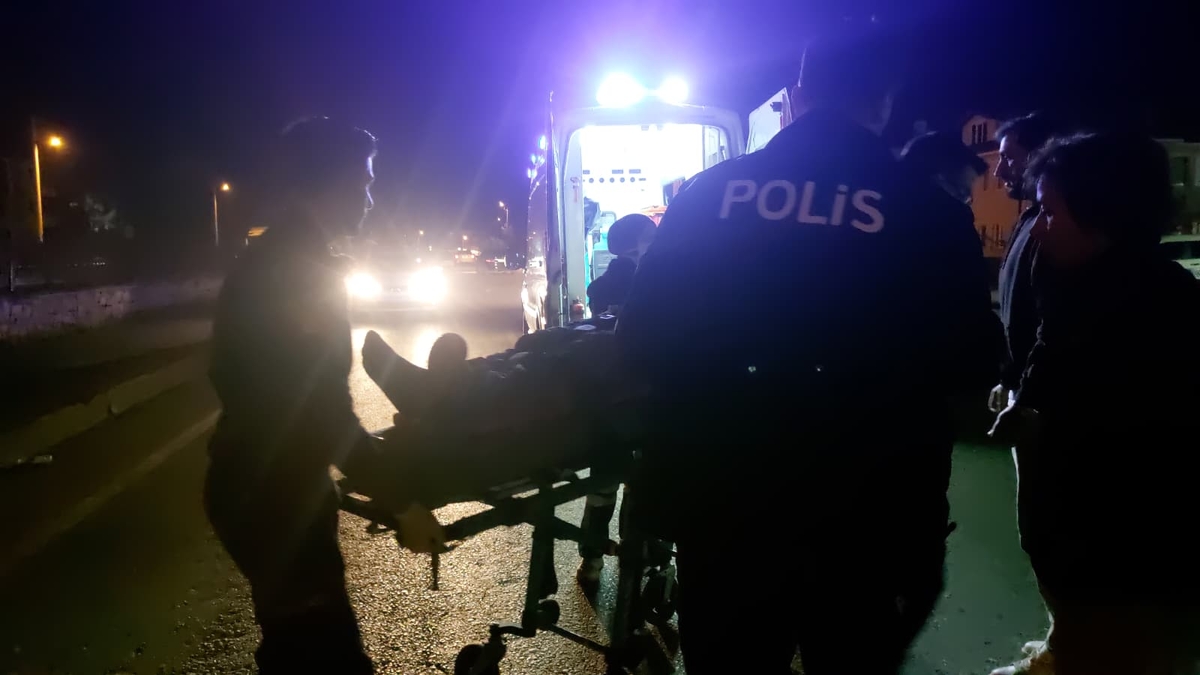 Motosiklet ile bisiklet çarpıştı: Yaşlı adam yaralı