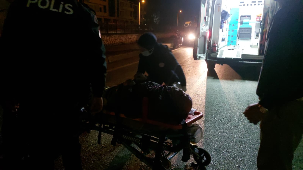 Motosiklet ile bisiklet çarpıştı: Yaşlı adam yaralı