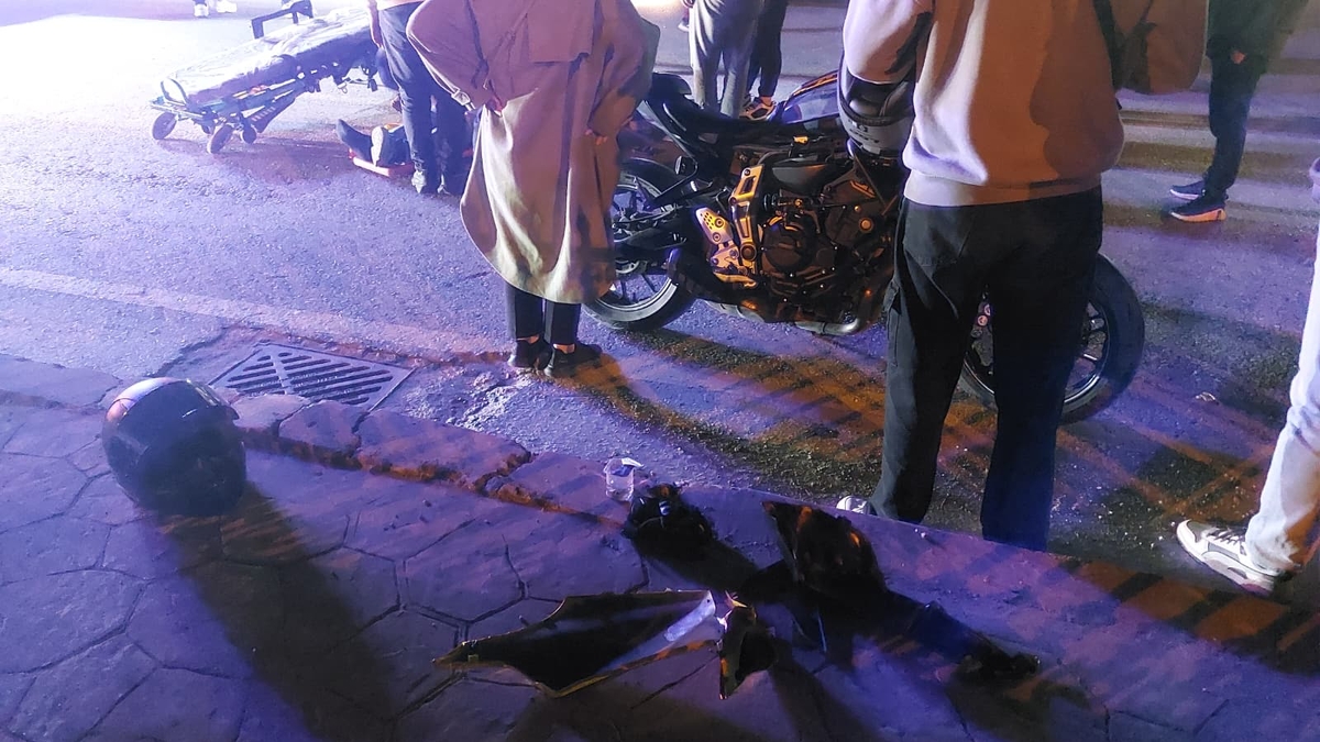 Motosiklet ile bisiklet çarpıştı: Yaşlı adam yaralı