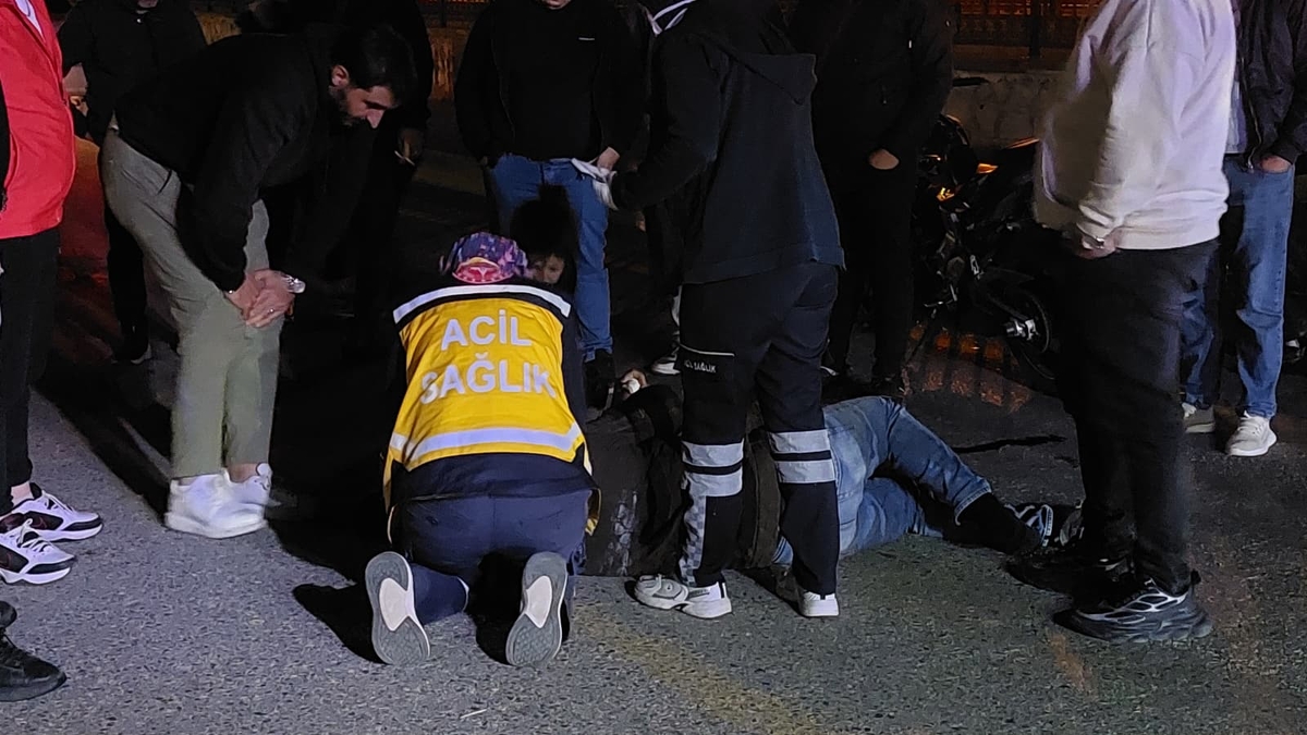 Motosiklet ile bisiklet çarpıştı: Yaşlı adam yaralı