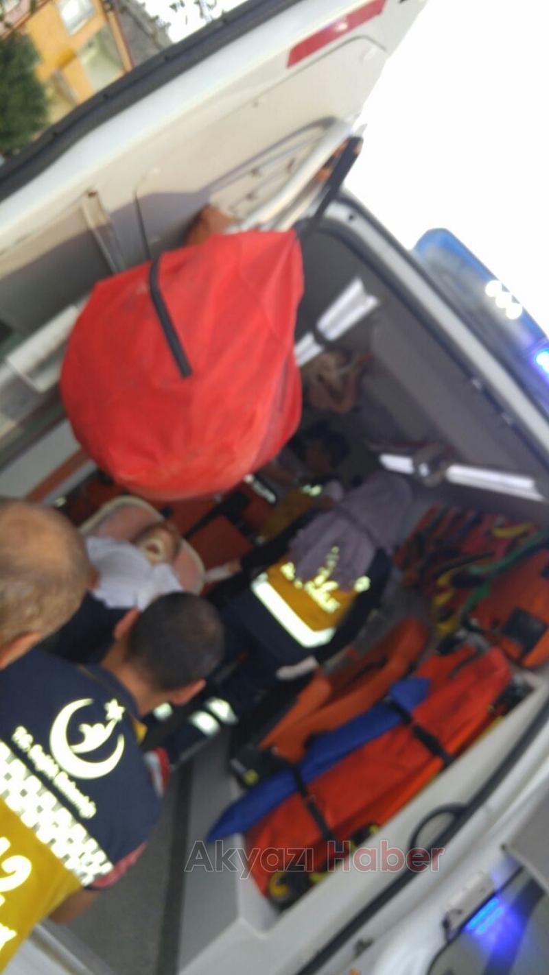 Motosiklet Otomobile Çarptı 1 Yaralı