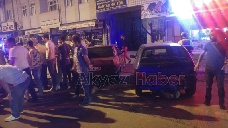 Motosiklet Park Halindeki Otomobile Çarptı 1 yaralı