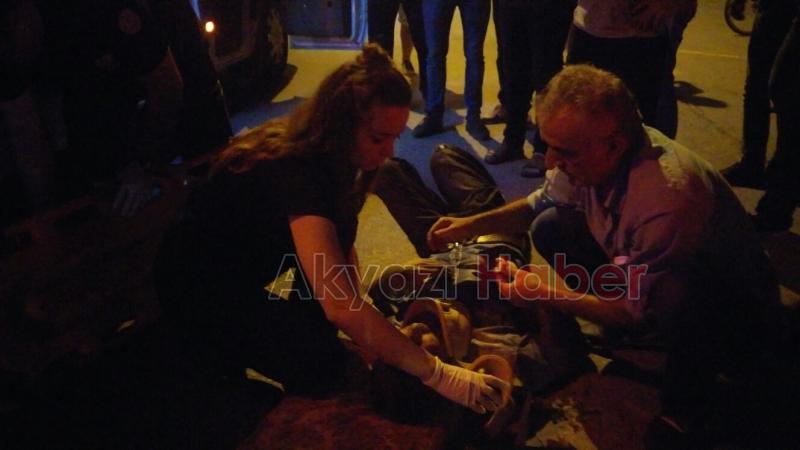 Motosiklet Park Halindeki Otomobile Çarptı 1 yaralı