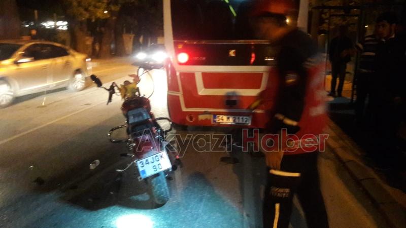 Motosiklet Sürücü Minibüse Çarptı 