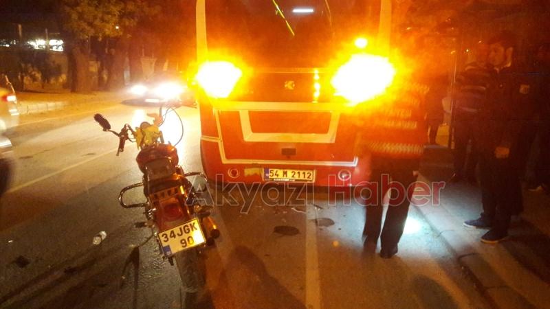 Motosiklet Sürücü Minibüse Çarptı 