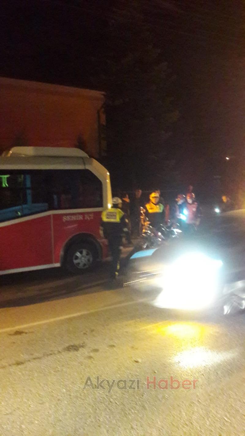 Motosiklet Sürücü Minibüse Çarptı 