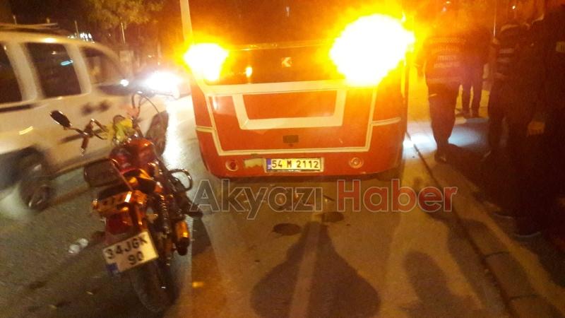 Motosiklet Sürücü Minibüse Çarptı 