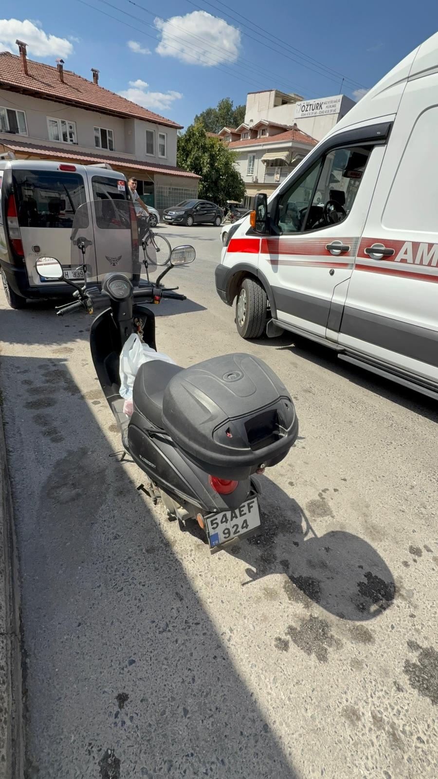 Motosiklet sürücüsü kadın kazada yaralandı