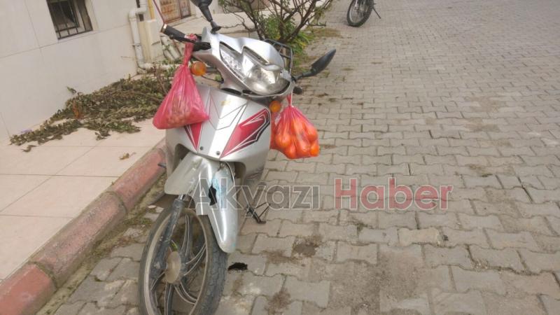 Motosiklet Sürücüsü Yaşlı Adama Çarptı