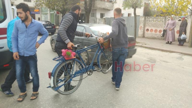 Motosiklet Sürücüsü Yaşlı Adama Çarptı