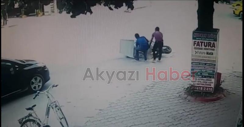 Motosikletten Düştü Çevredekiler imdadına yetişti