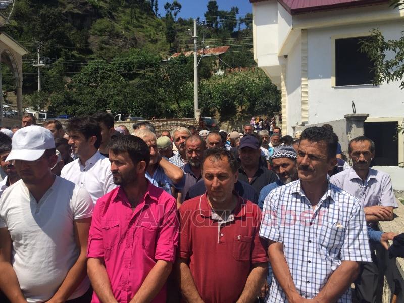 Mücella Ekrem Dualarla Defnedildi