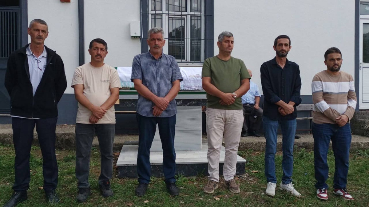 Muhammed Ali Özkara Dualarla Son Yolculuğuna Uğurlandı