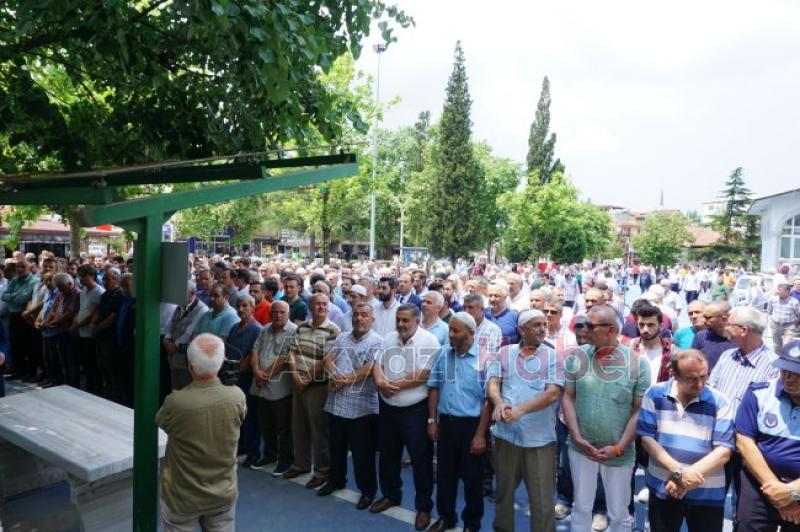 Muhammed Mursi için Gıyabi Cenaze namazı kılındı
