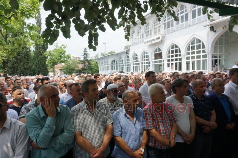 Muhammed Mursi için Gıyabi Cenaze namazı kılındı