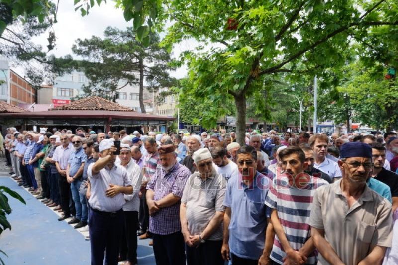 Muhammed Mursi için Gıyabi Cenaze namazı kılındı