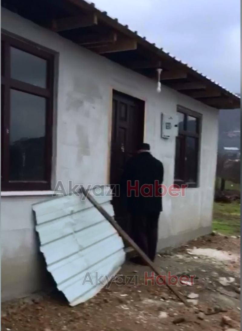 Muhtaç aileye Hayırseverler el uzatıp ev yaptı