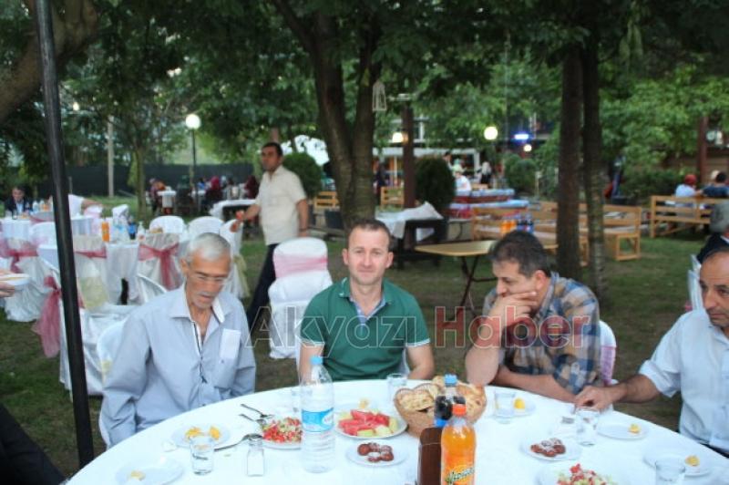  Muhtarlar İftar Yemeğinde Akyazı Protokolünü Ağırladı