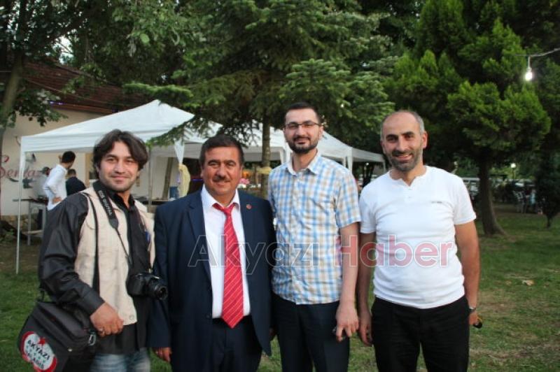 Muhtarlar İftar Yemeğinde Akyazı Protokolünü Ağırladı