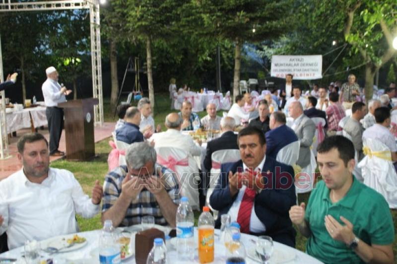  Muhtarlar İftar Yemeğinde Akyazı Protokolünü Ağırladı