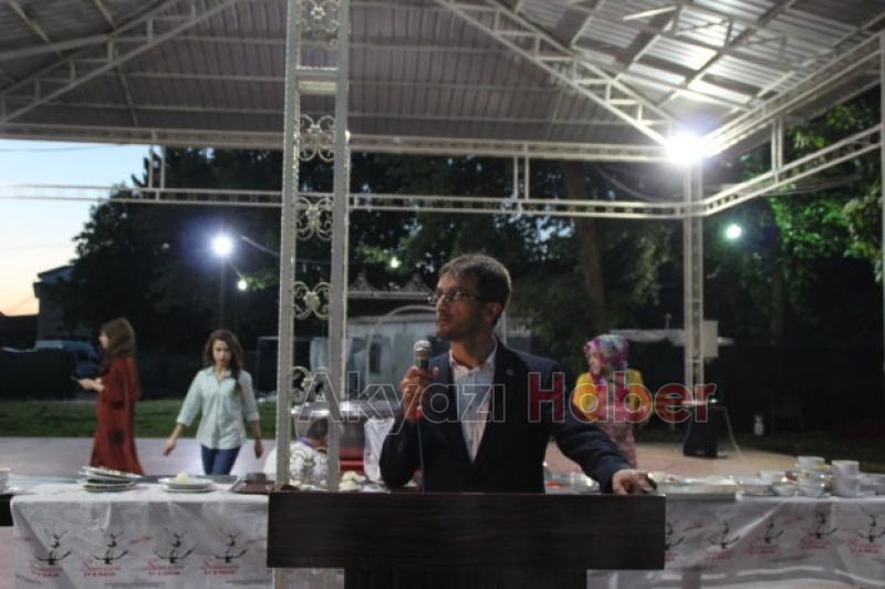  Muhtarlar İftar Yemeğinde Akyazı Protokolünü Ağırladı
