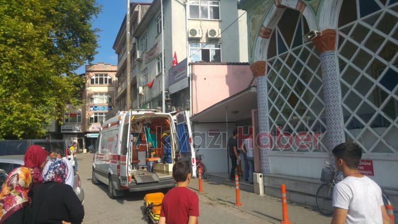 Namaz Sırasında Fenalaşan Yaşlı Adam Hastaneye Kaldırıldı