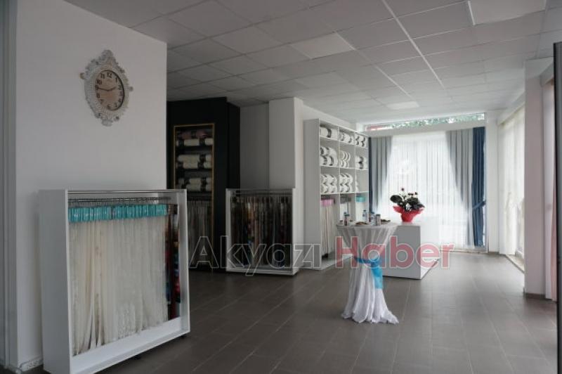 Nayo Perde Dualarla açıldı