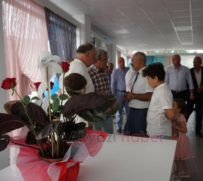 Nayo Perde Dualarla açıldı