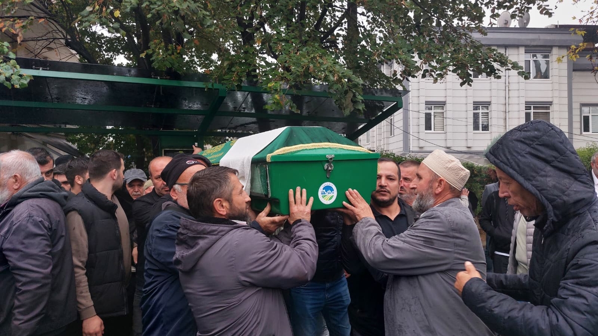  Nazmi Benli toprağa verildi.