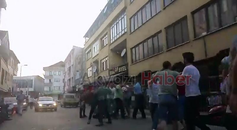 Necati Temel Caddesi'nde Kavga 