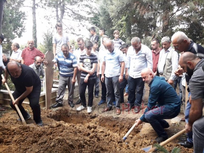Necmettin Gönüller Toprağa Verildi