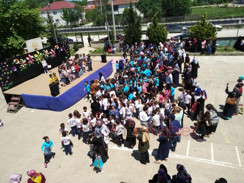 Nevruz Banoğlu İlkokulu'nda Anneler Günü Kutlandı