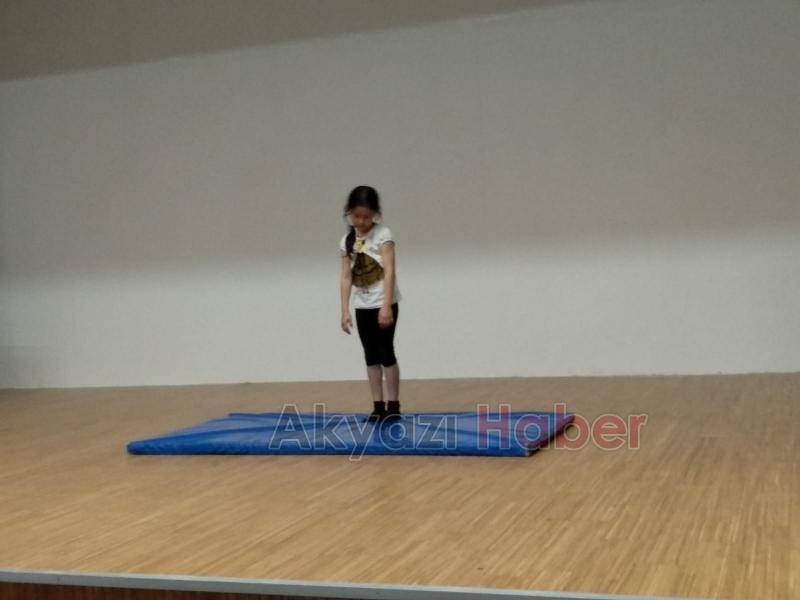 Nevruz Banoğlu İlkokulu öğrencileri yıl sonunda yeteneklerini sergiledi