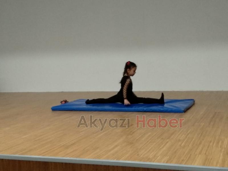 Nevruz Banoğlu İlkokulu öğrencileri yıl sonunda yeteneklerini sergiledi