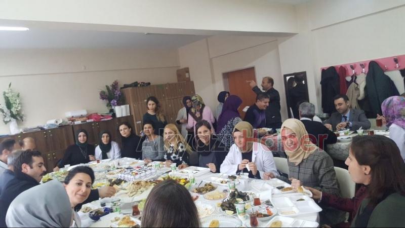  Nevruz Banoğlu İlkokulu’nda Öğretmen Günü etkinliği