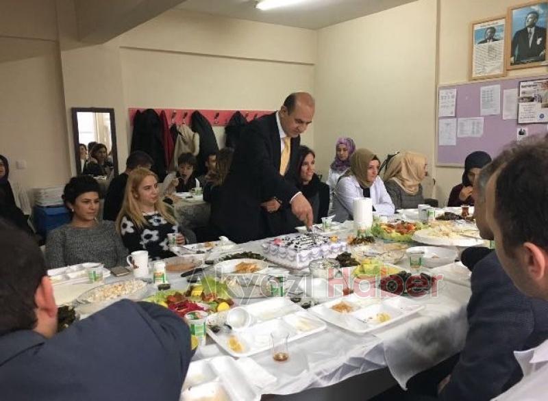  Nevruz Banoğlu İlkokulu’nda Öğretmen Günü etkinliği