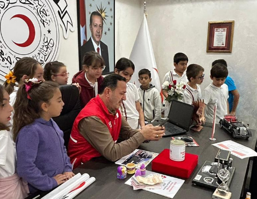 Nevruz Banoğlu öğrencileri Gazzeli çocuklar için bağış topladı