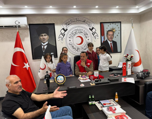 Nevruz Banoğlu öğrencileri Gazzeli çocuklar için bağış topladı