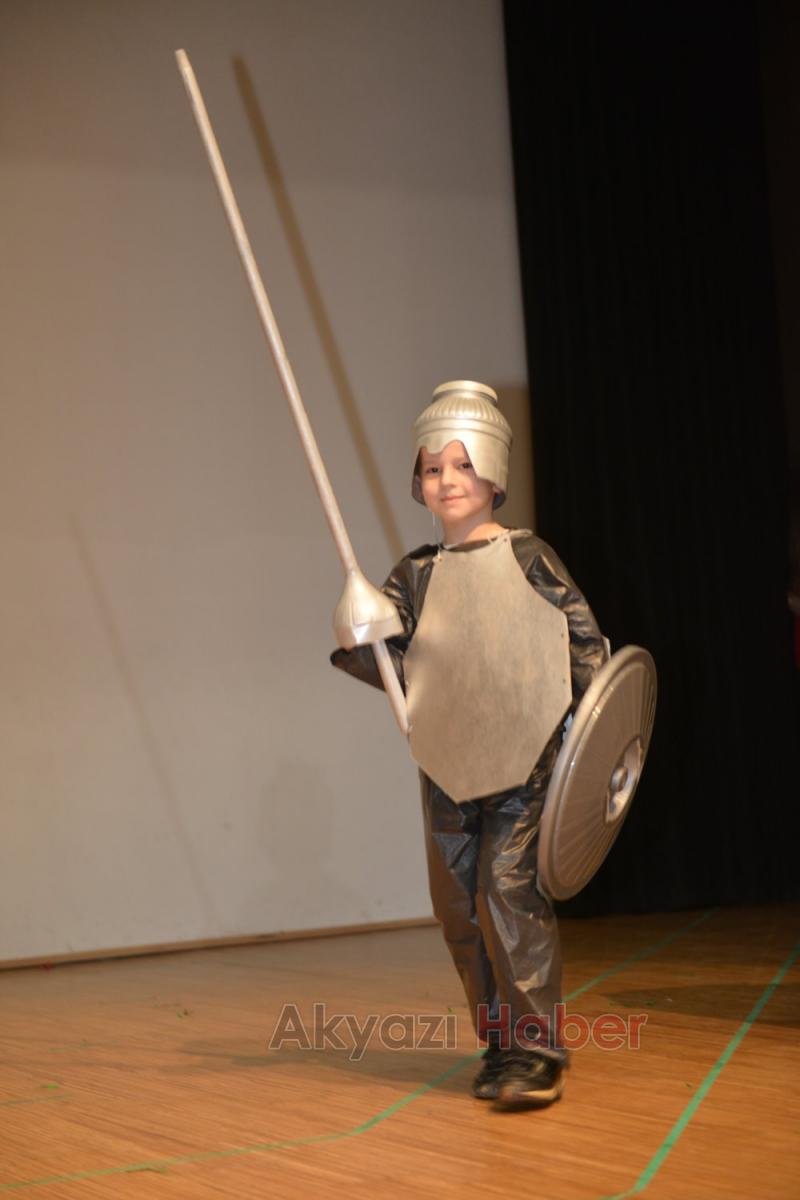 NEVRUZ BANOĞLU’NDAN GERİ DÖNÜŞEN KOSTÜMLER PROJESİ